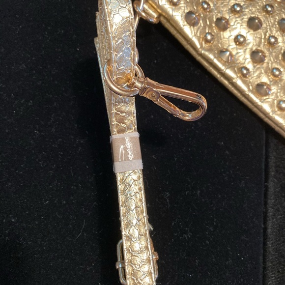 CARLO G STUDDED Envelope clutch. Faux snake in gold with shoulder strap - Picture 5 of 5